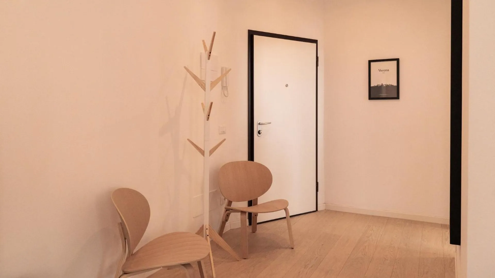 Aparthotel Palazzo Delle Guglie By Postcardsfrom Verona