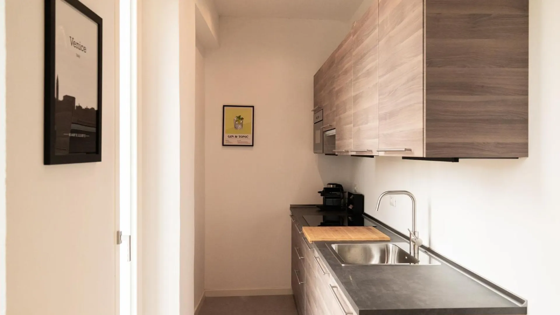 Aparthotel Palazzo Delle Guglie By Postcardsfrom Verona