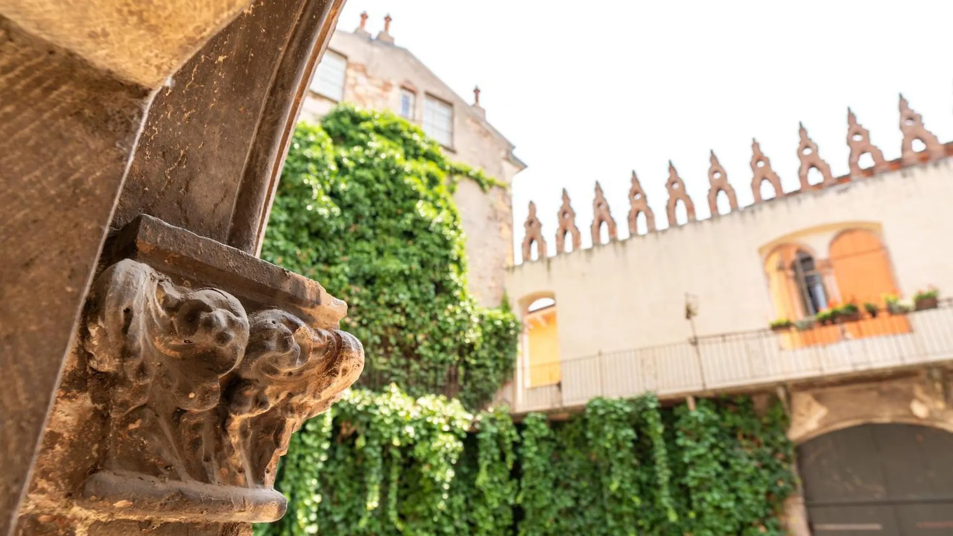 Palazzo Delle Guglie By Postcardsfrom Aparthotel Verona 0*,