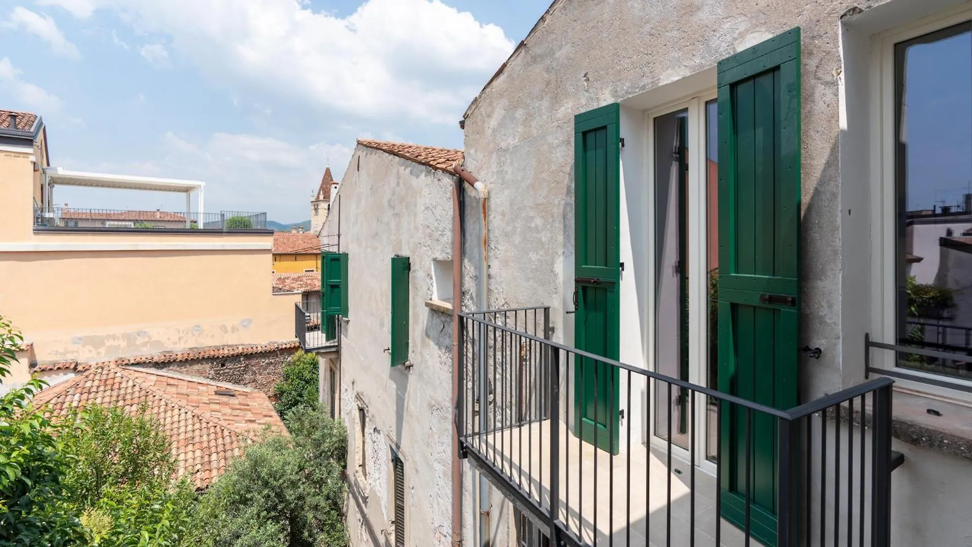 Aparthotel Palazzo Delle Guglie By Postcardsfrom Verona Italia
