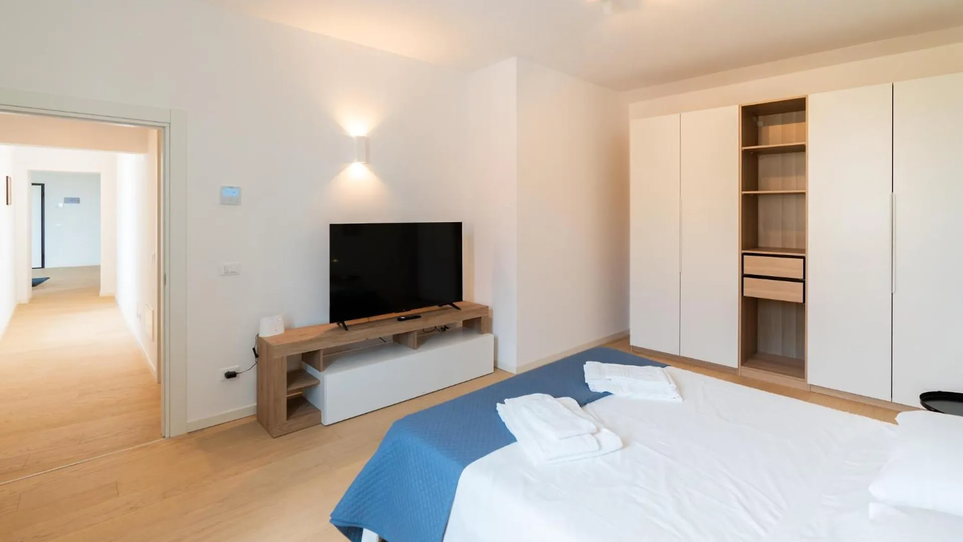 Aparthotel Palazzo Delle Guglie By Postcardsfrom Verona