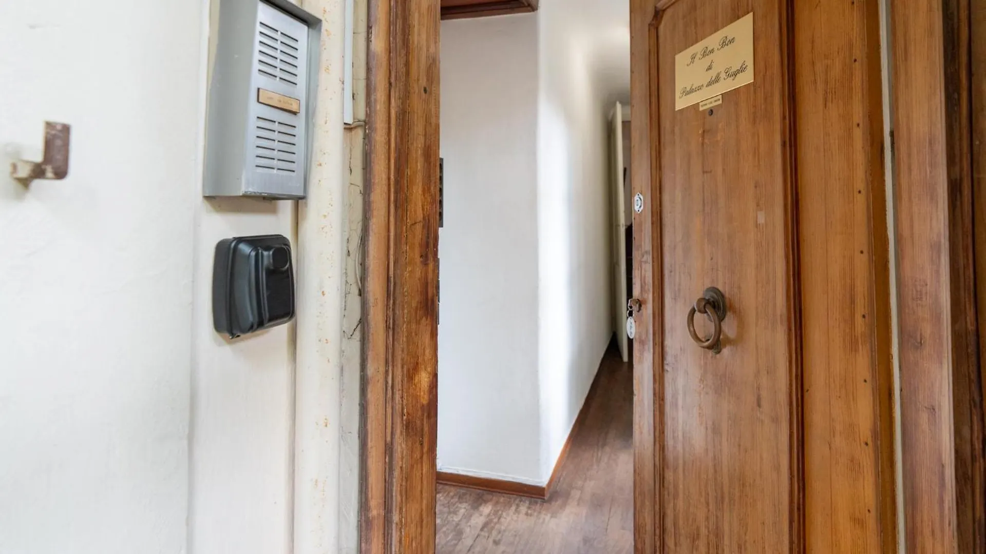 Aparthotel Palazzo Delle Guglie By Postcardsfrom Verona