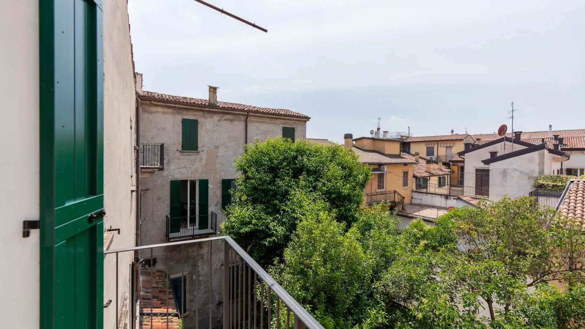 Palazzo Delle Guglie By Postcardsfrom Apart otel Verona