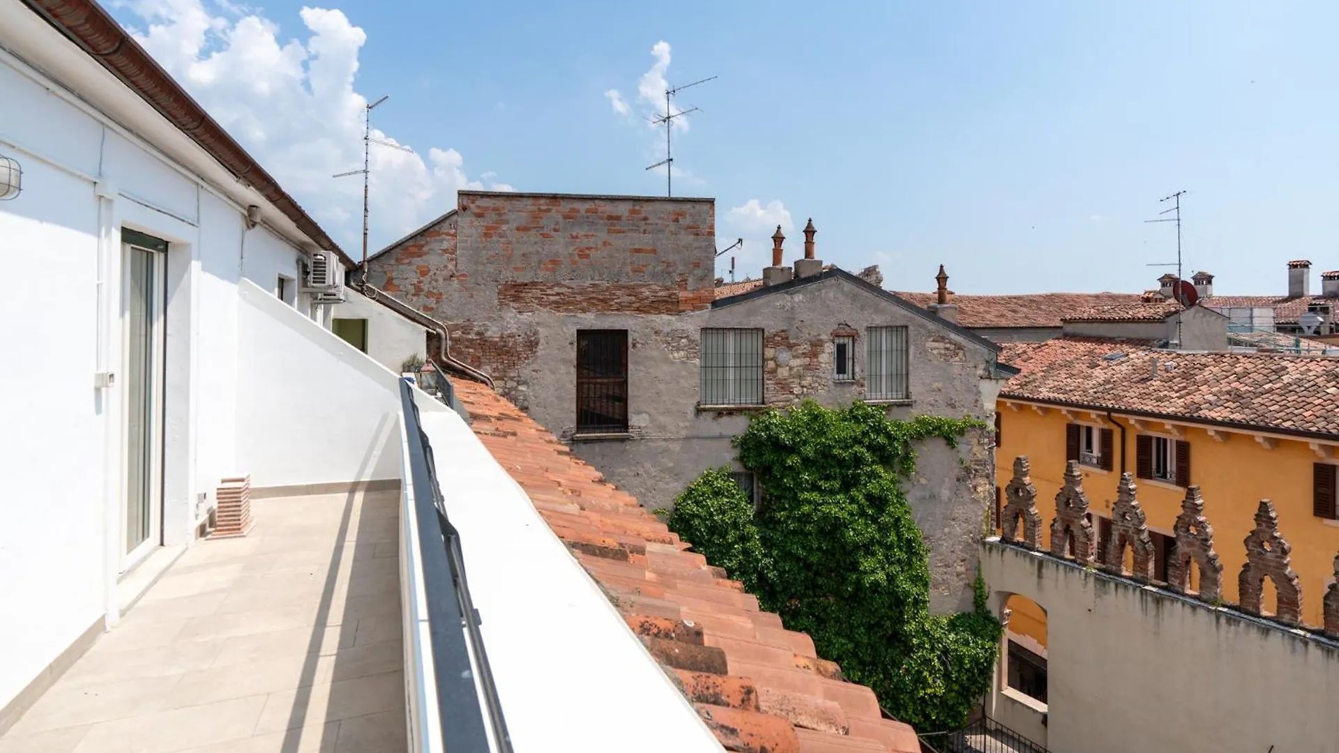 Palazzo Delle Guglie By Postcardsfrom Aparthotel Verona 0*,  Italy