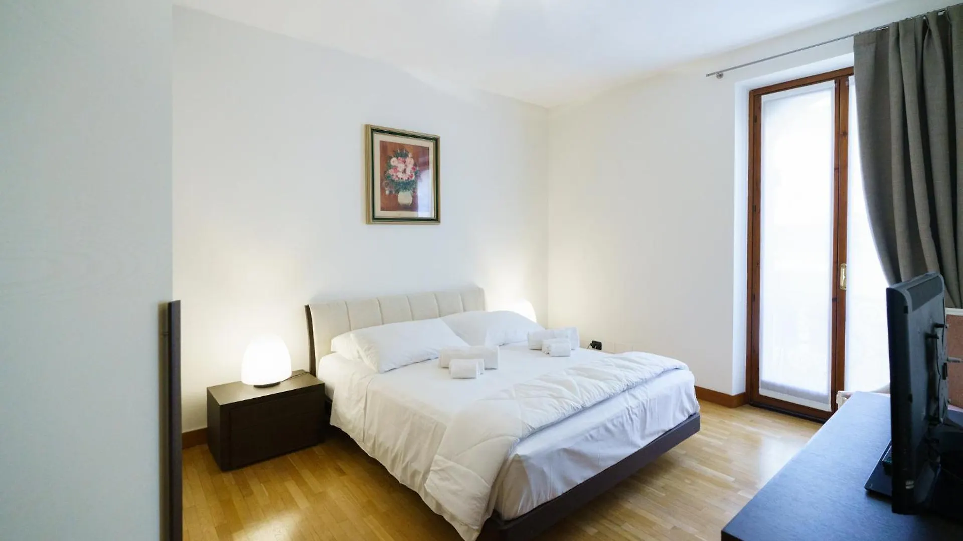 Palazzo Delle Guglie By Postcardsfrom Aparthotel Verona Italy