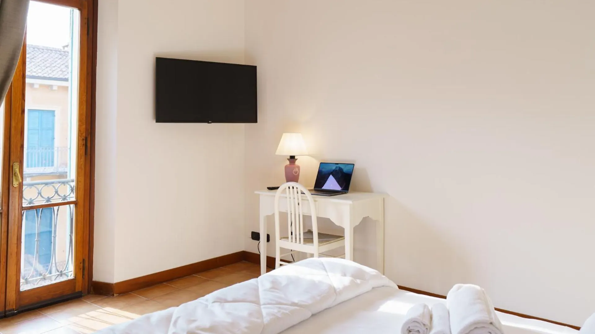 Palazzo Delle Guglie By Postcardsfrom Aparthotel Verona Italy