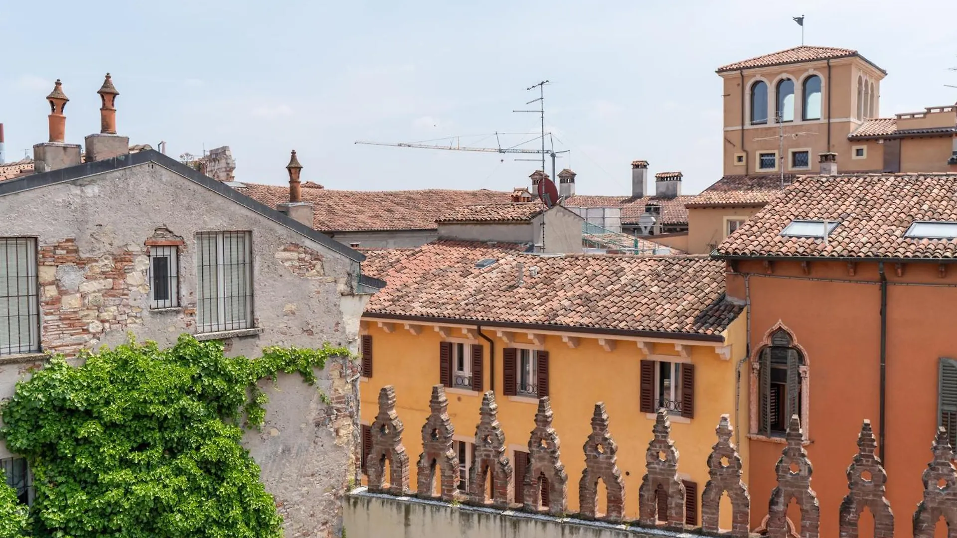 Aparthotel Palazzo Delle Guglie By Postcardsfrom Verona