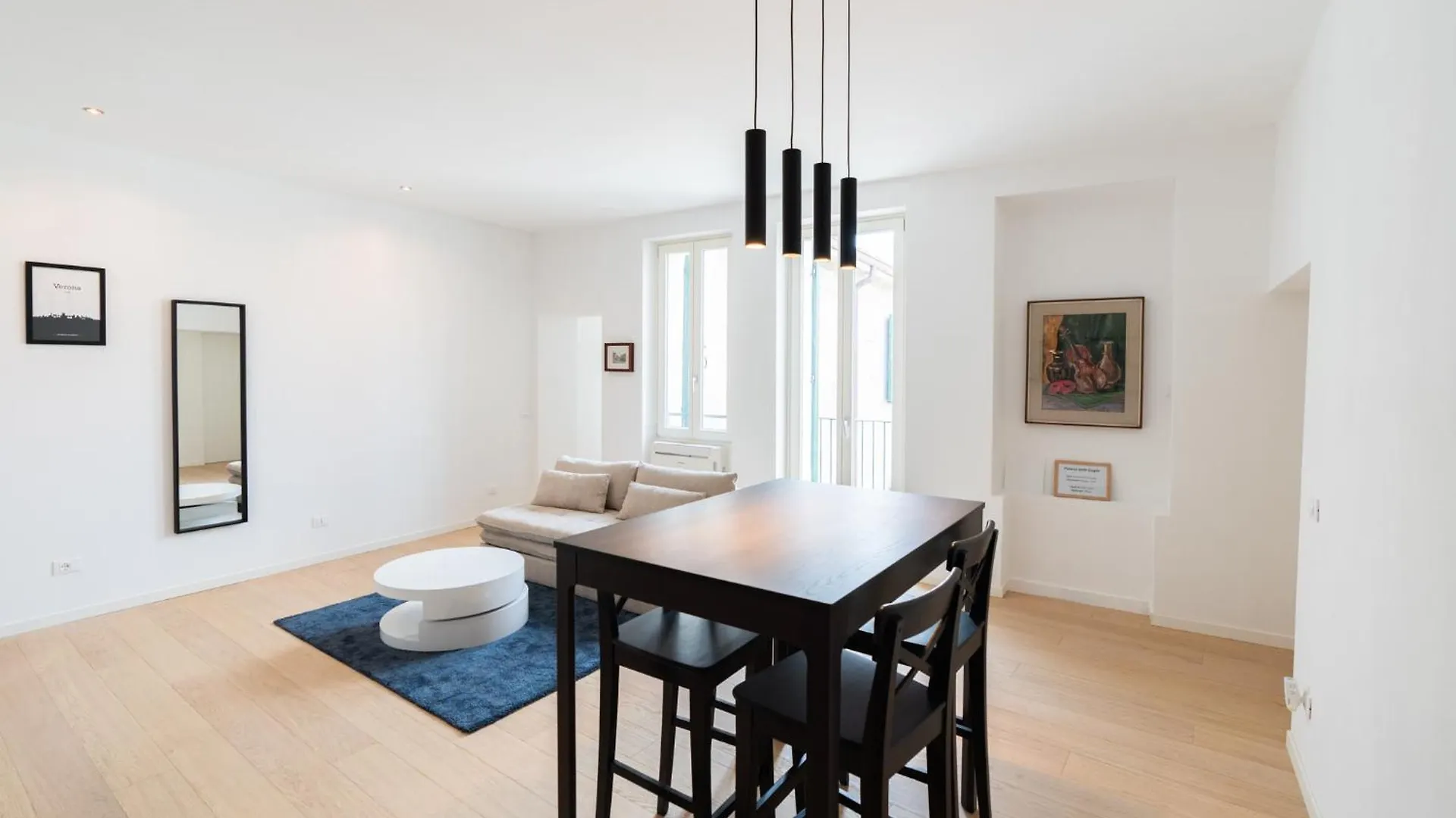 Palazzo Delle Guglie By Postcardsfrom Lejlighedshotel Verona