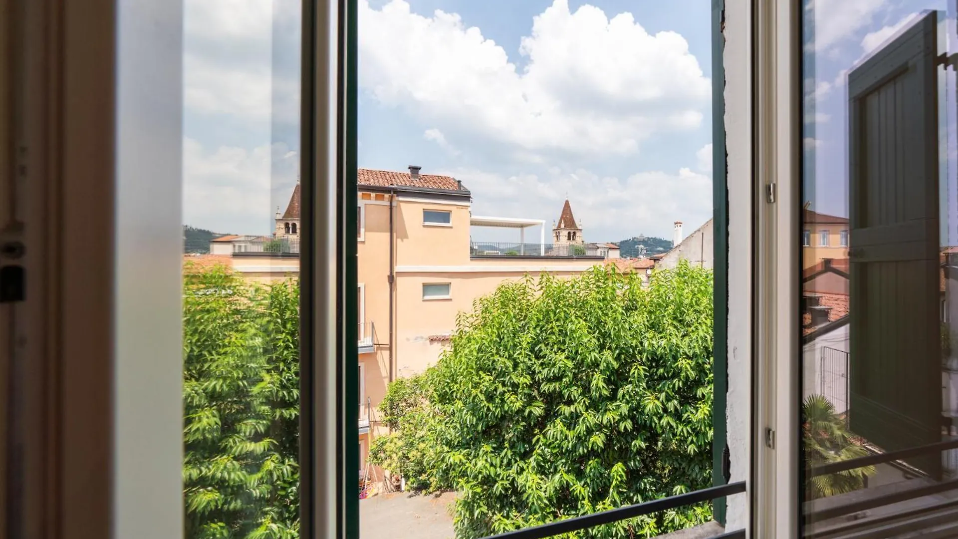 Palazzo Delle Guglie By Postcardsfrom Lejlighedshotel Verona Italien