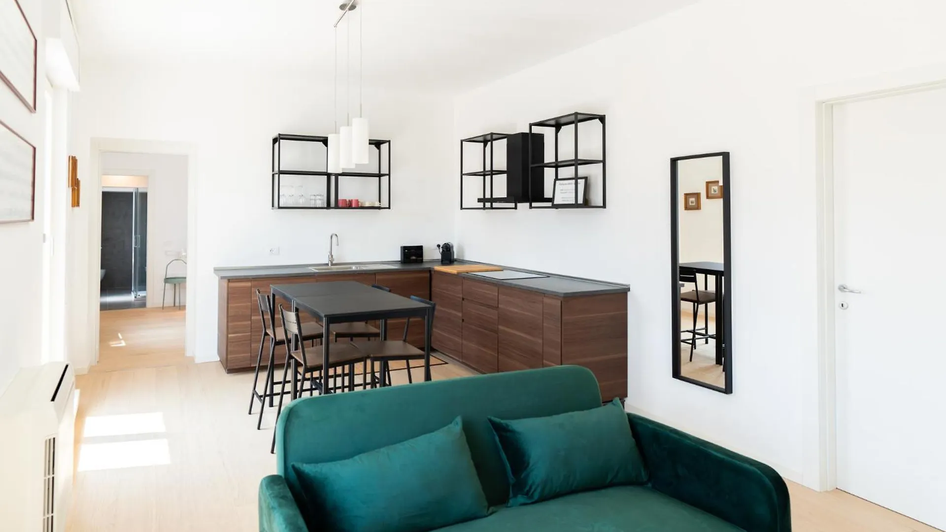 Palazzo Delle Guglie By Postcardsfrom Lejlighedshotel Verona Italien