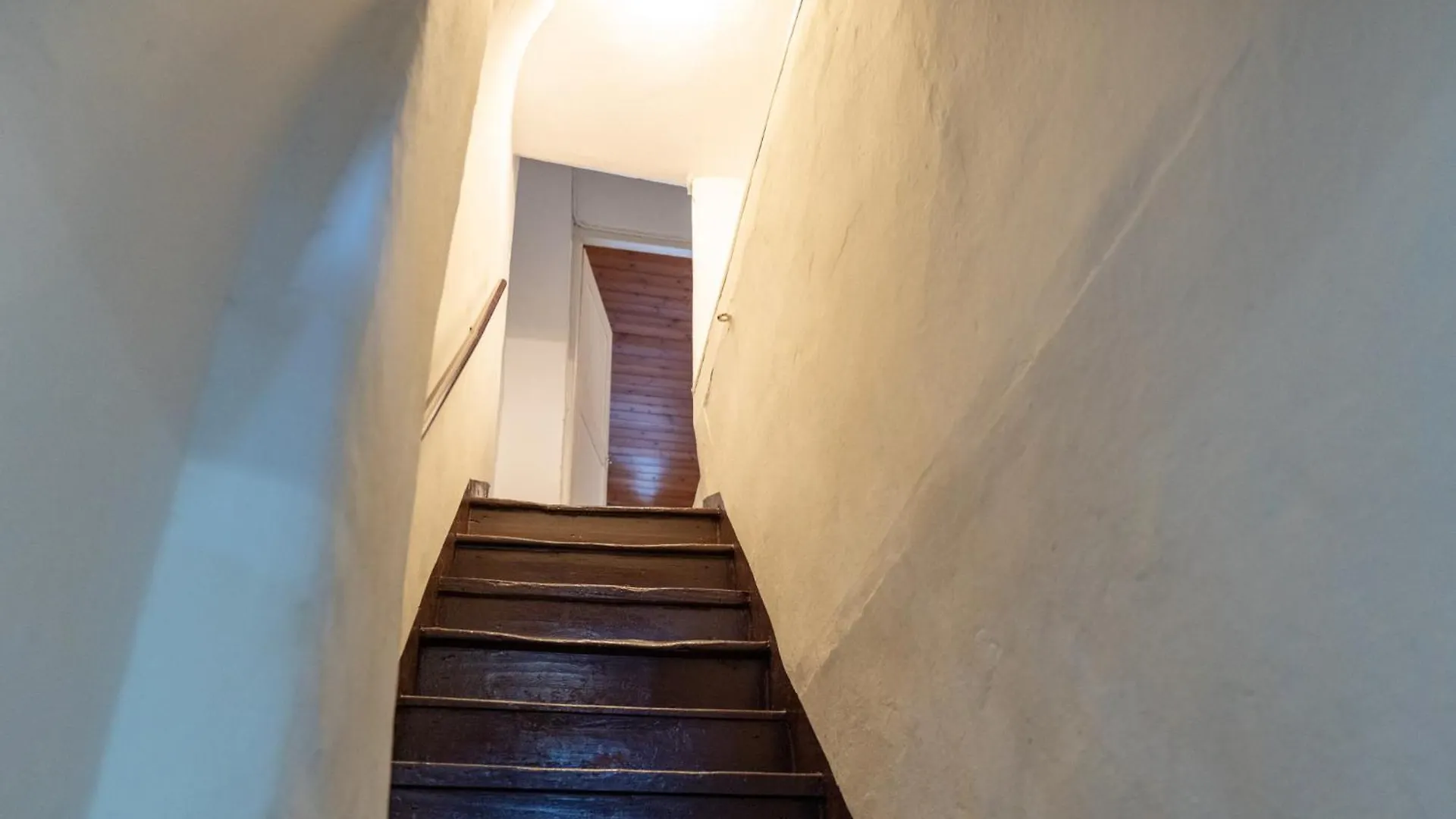 Palazzo Delle Guglie By Postcardsfrom Lejlighedshotel Verona