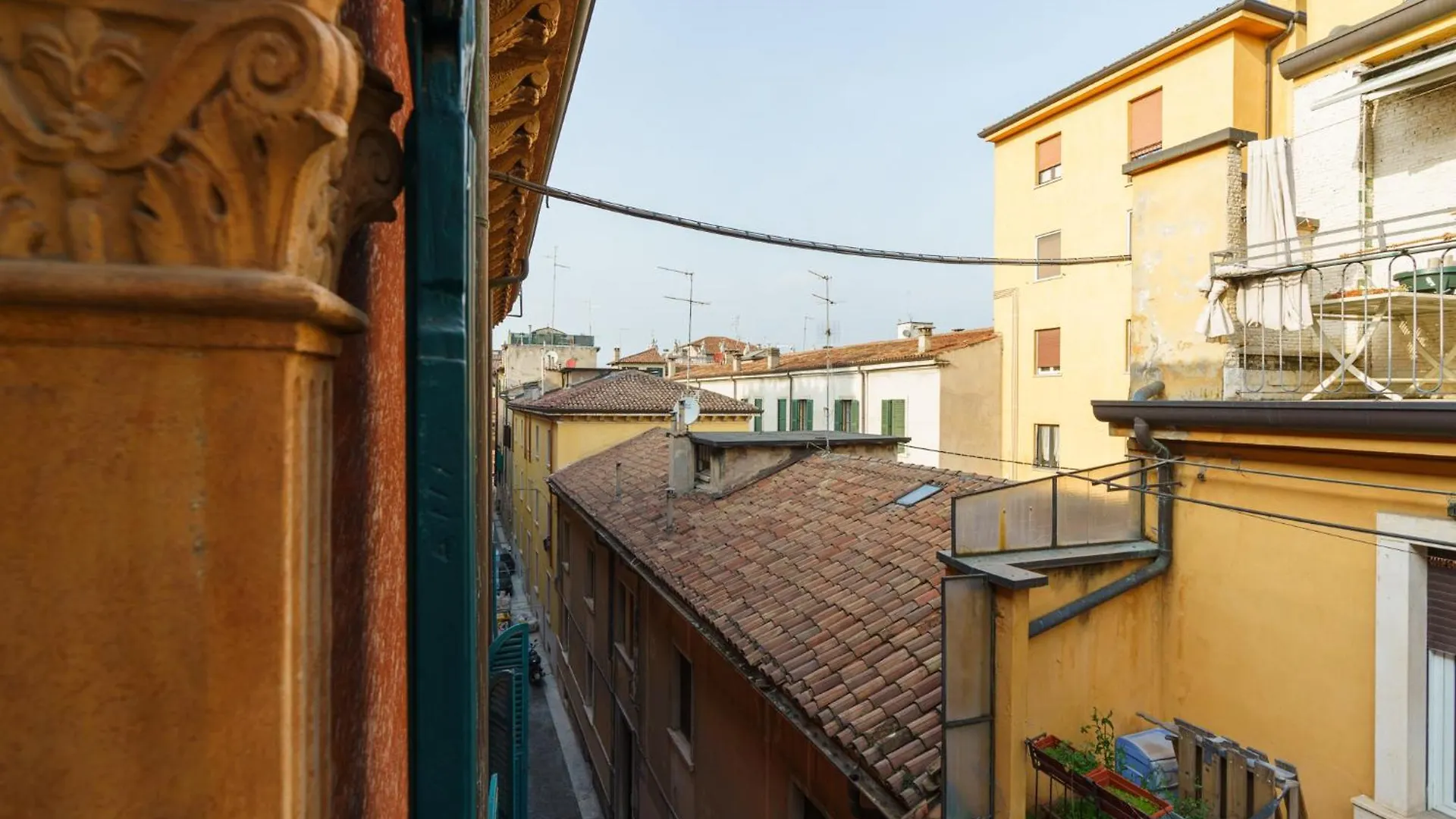 Palazzo Delle Guglie By Postcardsfrom Lejlighedshotel Verona