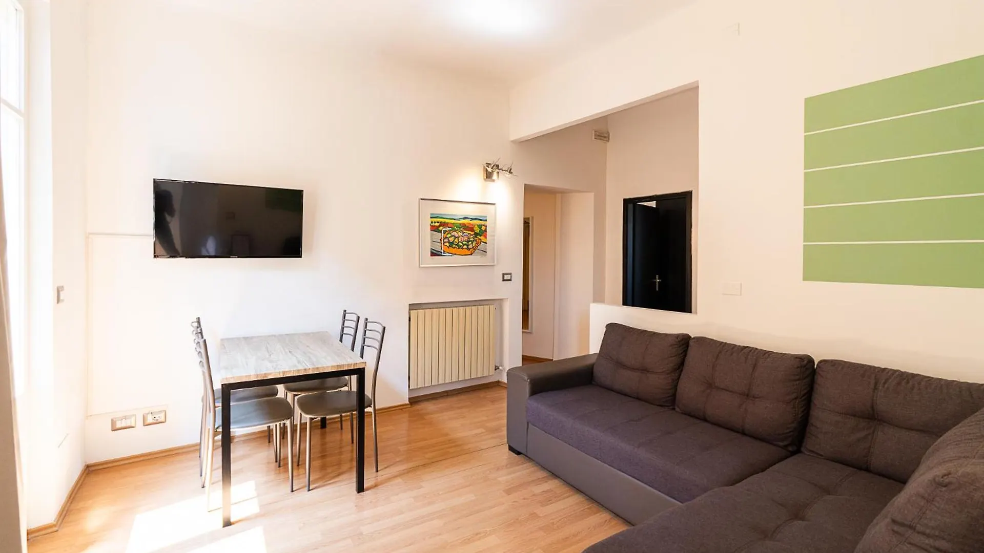 Aparthotel Palazzo Delle Guglie By Postcardsfrom Verona Italia